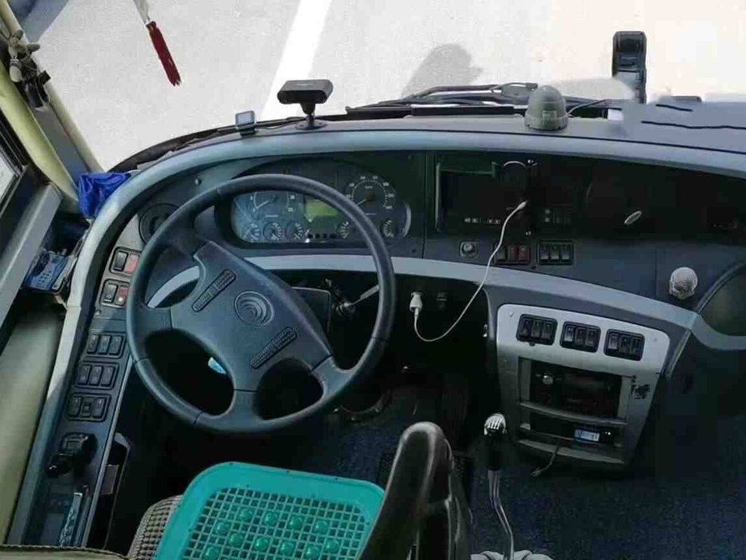 Autobus de passageiros de segunda mão Yutong Zk6122 Grande capacidade bagagem Weichai Motor 336hp A/C