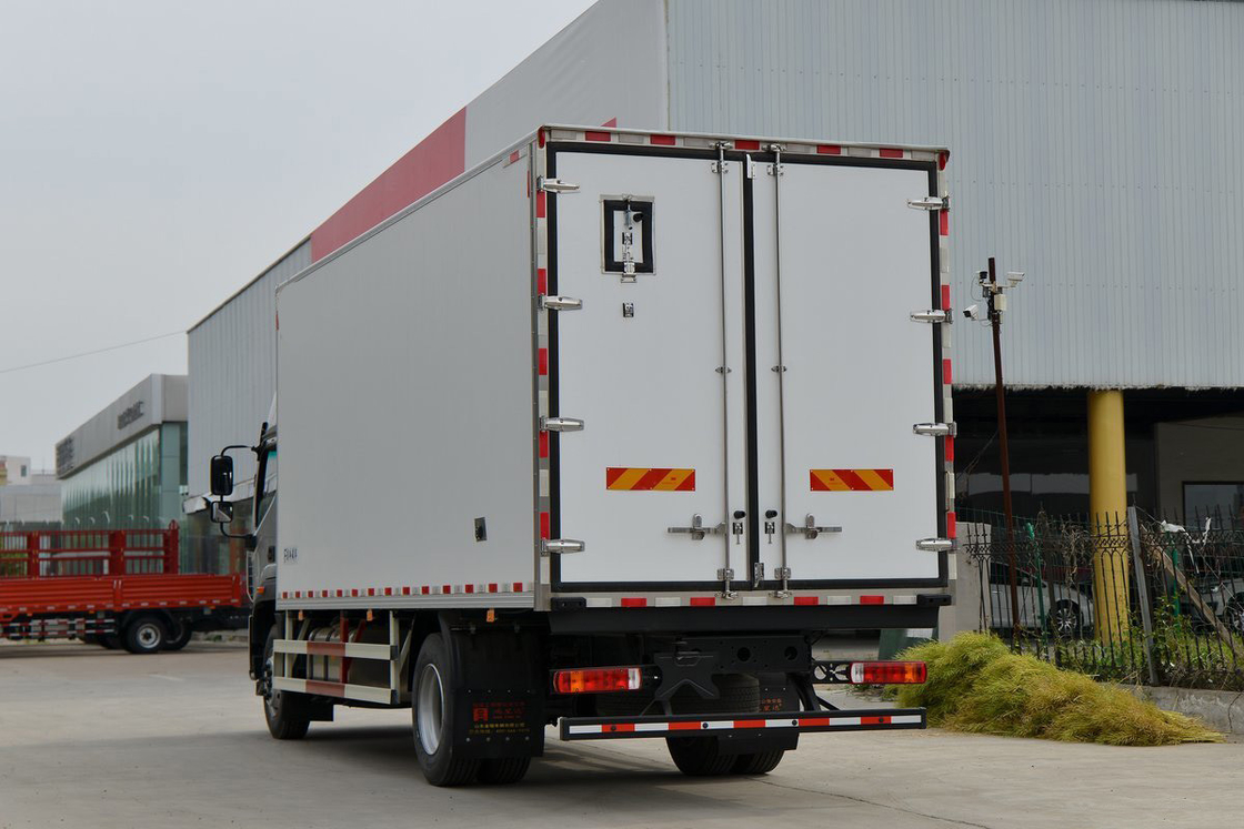 Foton BJ5186 245HP 4X2 Single Axle 6.6m Double Door White Cargo Box Furgoneta refrigerada