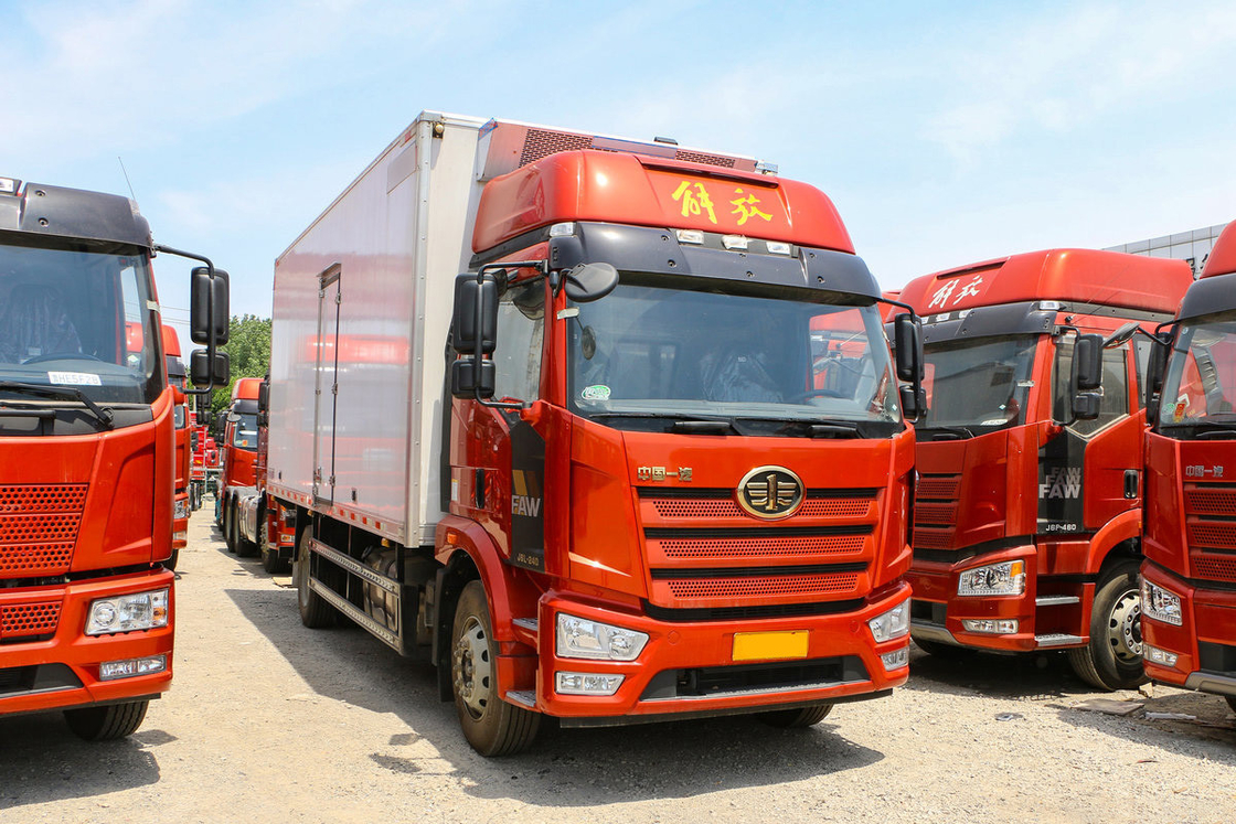 FAW Jiefang CA5180 J6L camião refrigerado diesel 240HP 4X2 6m caixa de carga portas laterais duplas e porta lateral única