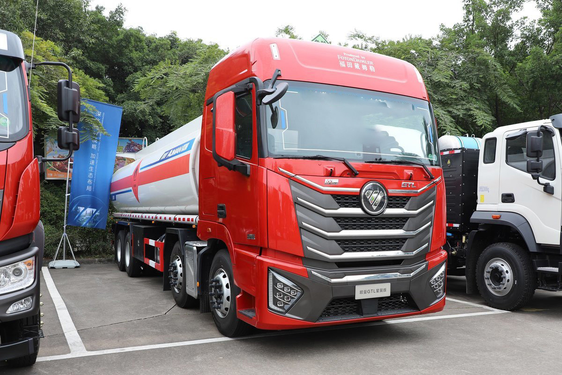 Auman HFV5320 GTL Meia fila de assentos Diesel de 12 velocidades 360HP 8X4 Tanque de combustível 30m3 Foton Oil Tanker Truck