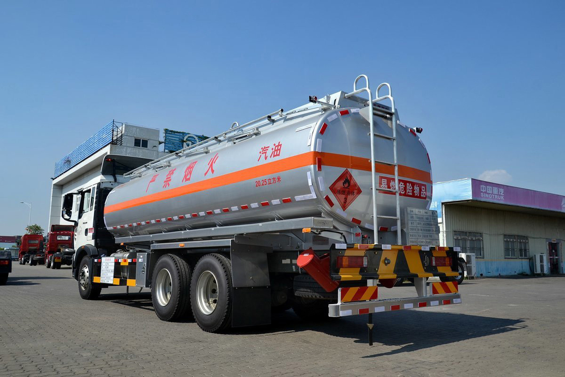 Sinotruk ZZ1257 T5G Diesel de carenagem superior 240HP 14.5T 6X4 Tanque de combustível 20.25m3 HOWO Caminhão-tanque de petróleo
