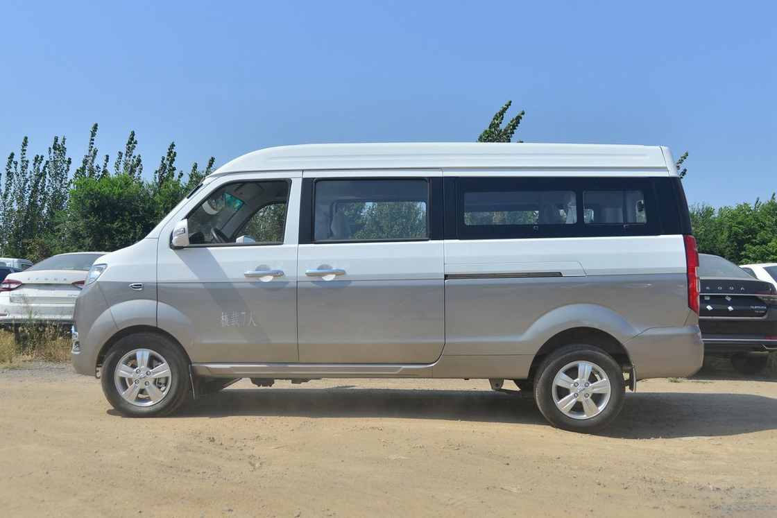 Jinbei New Hiace X30L 2023 Super Edition 102HP 1.5L gasolina 6-7 lugares Microvan (com ar condicionado)