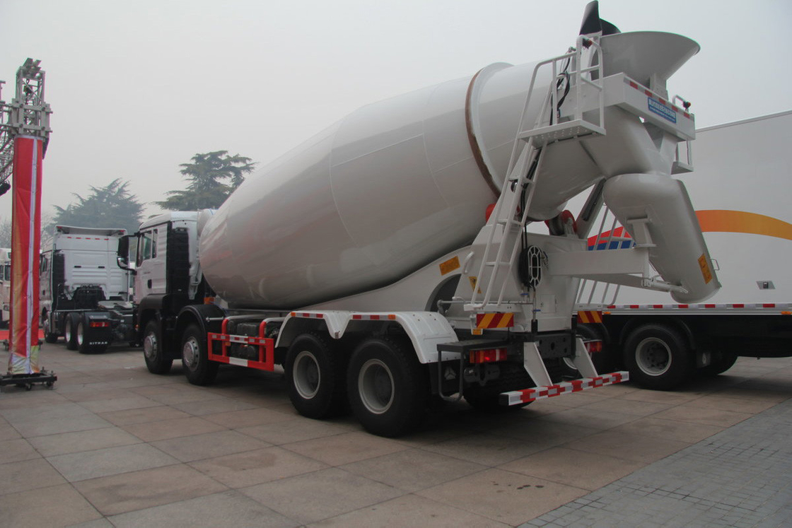Sinotruk SITRAK C7H caminhão pesado diesel de 16 velocidades 400HP 8X4 6,5m3 caminhão misturador de concreto