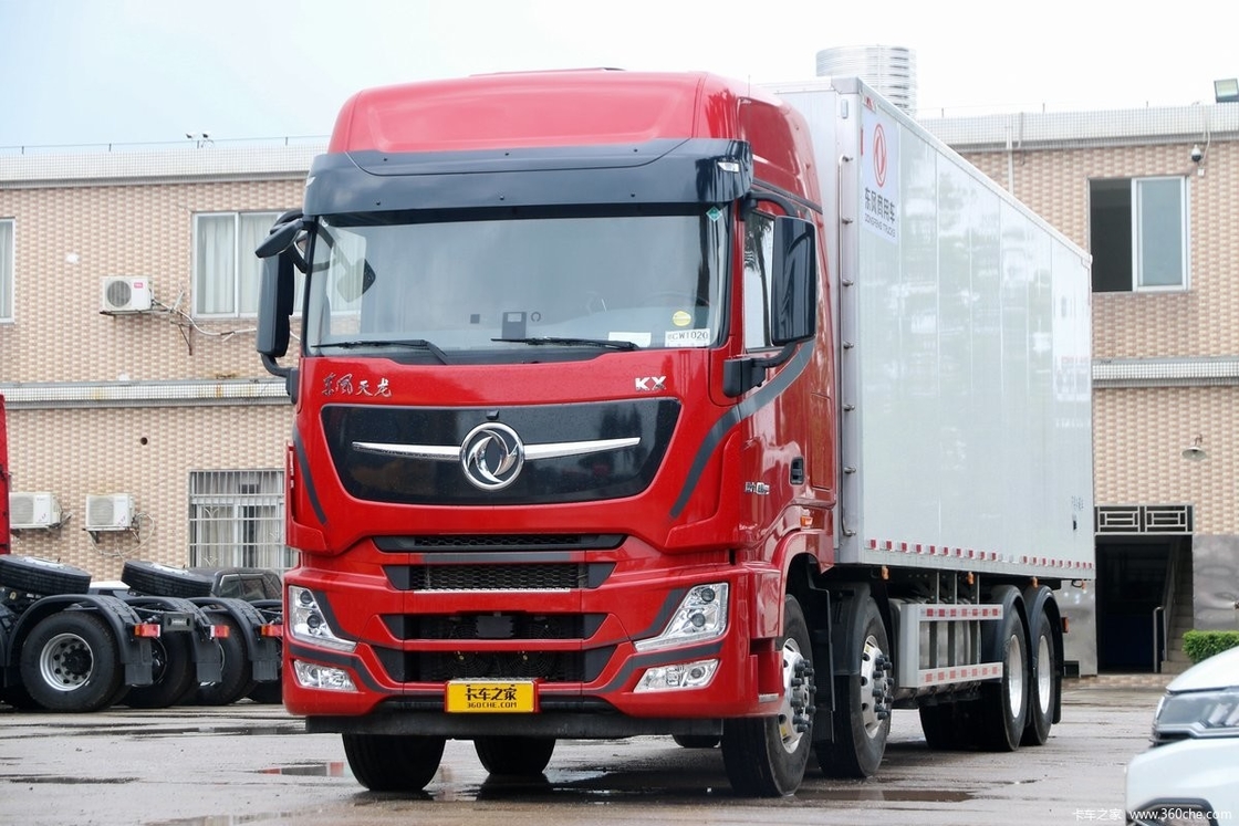 Dongfeng DFH5310 Diesel 14 Gear 465 Hp Meia fileira de telhado alto 8X4 9,4m AMT Automático Caminhão Refrigerado