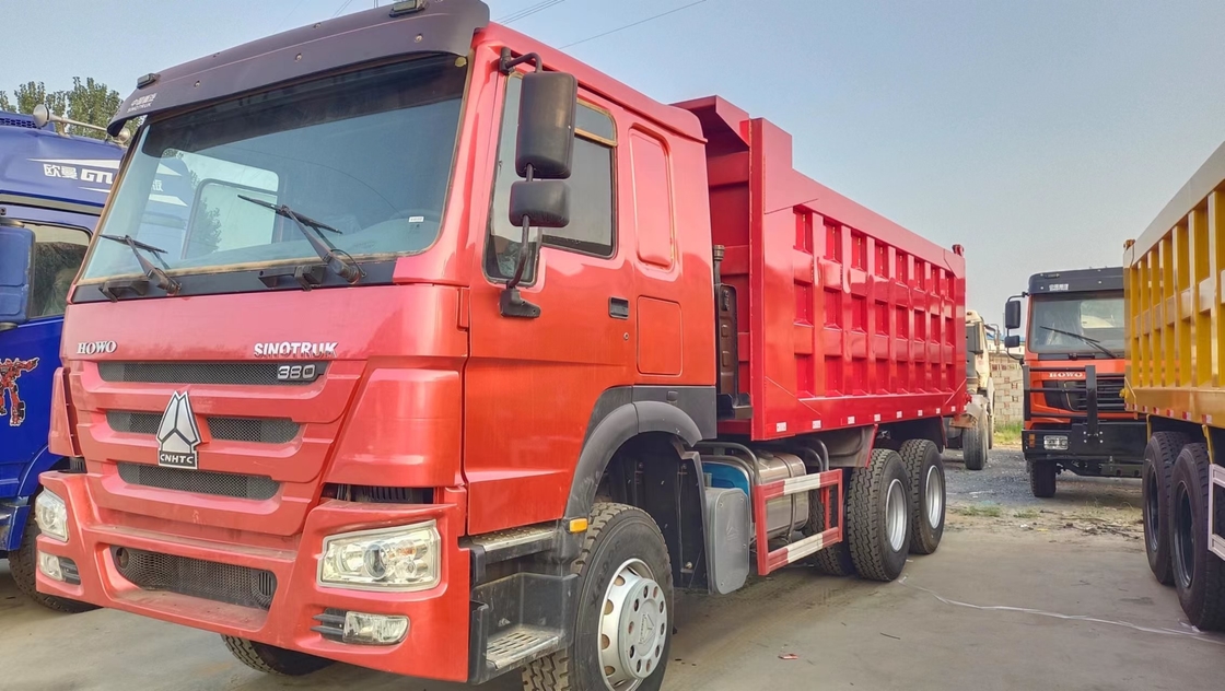 Howo Dump Truck Usado Cabina de uma fila e meia Sinotruk Tipper 20cbm Caixa 380hp Euro 2 Emissão