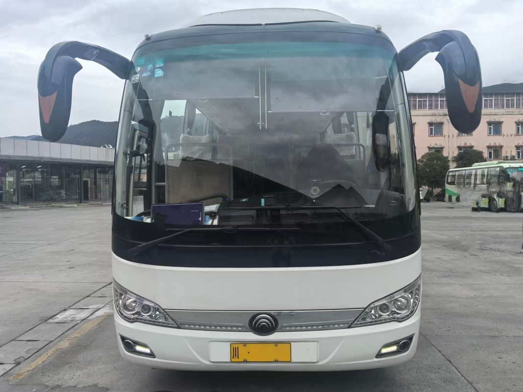 Ônibus de autocarro de segunda mão de 38 lugares Ônibus de turismo médio Yutong ZK6906 Com suspensão de airbag de 8 metros de comprimento