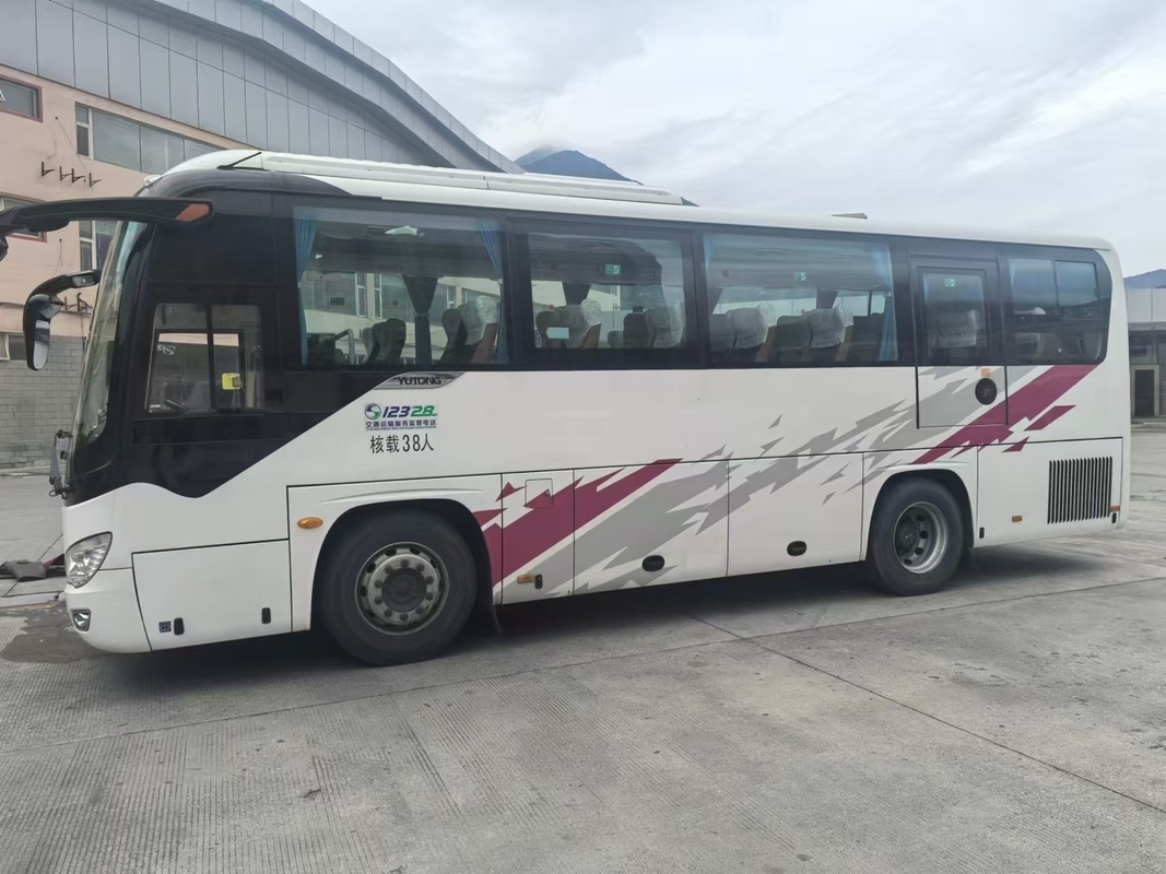 Ônibus de autocarro de segunda mão de 38 lugares Ônibus de turismo médio Yutong ZK6906 Com suspensão de airbag de 8 metros de comprimento