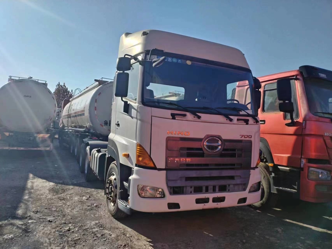 Cabeça de trator usada para África Hino 700 folha de primavera cabine de telhado alto 6 * 4 caminhão pesado durável