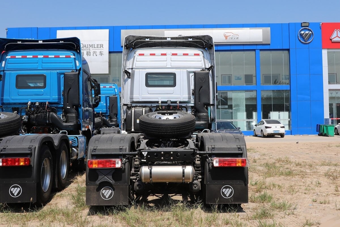 Cabeça de trator usada Motor Commins 6x4 Unidade de trator Foton Auman Prata Euro 6 Emissão Transportes de longa distância