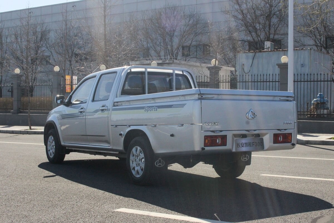 Caminhonete Usada Barata em Lote 4 X2 Tração Gasolina 115 Cv Com 4 Cilindros Cabine Dupla