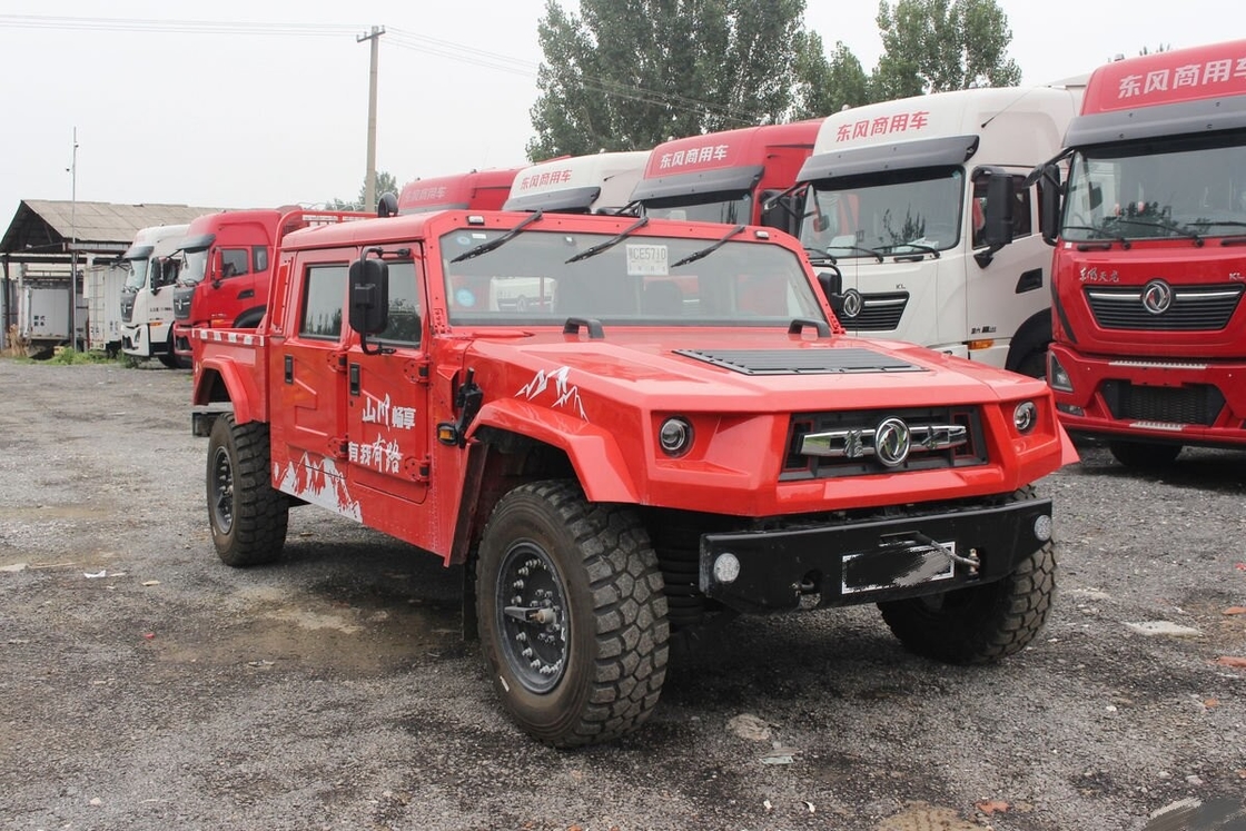 Dongfeng Warrior Off-Road Pickup Vermelho 3800mm Base de rodas Cummins Motor 4WD Desempenho pesado