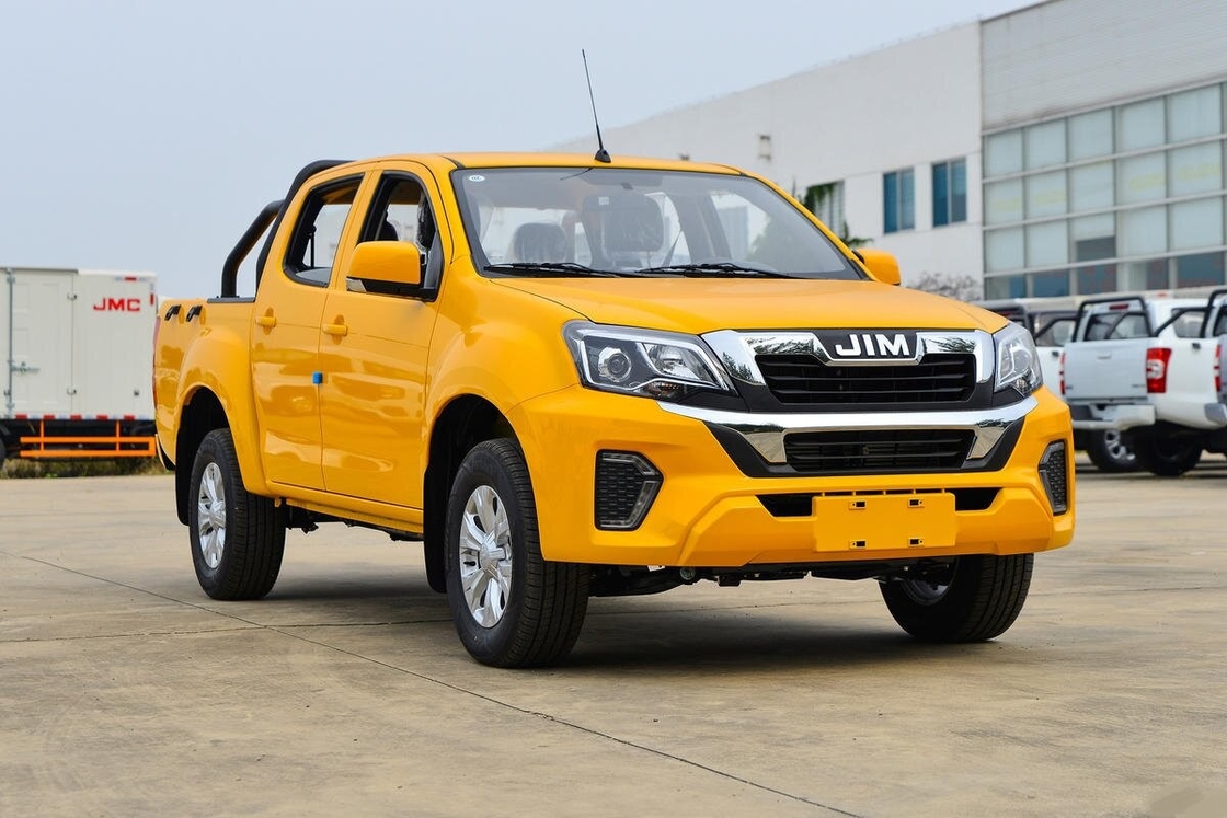 Isuzu Long Wheelbase Double Cab Pickup Truck Large Cargo Bed 2WD Tração manual com tração traseira