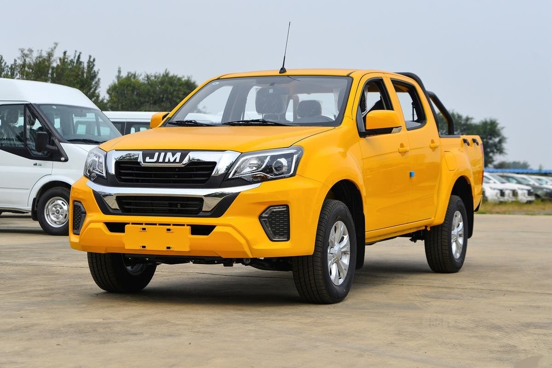 Isuzu Long Wheelbase Double Cab Pickup Truck Large Cargo Bed 2WD Tração manual com tração traseira