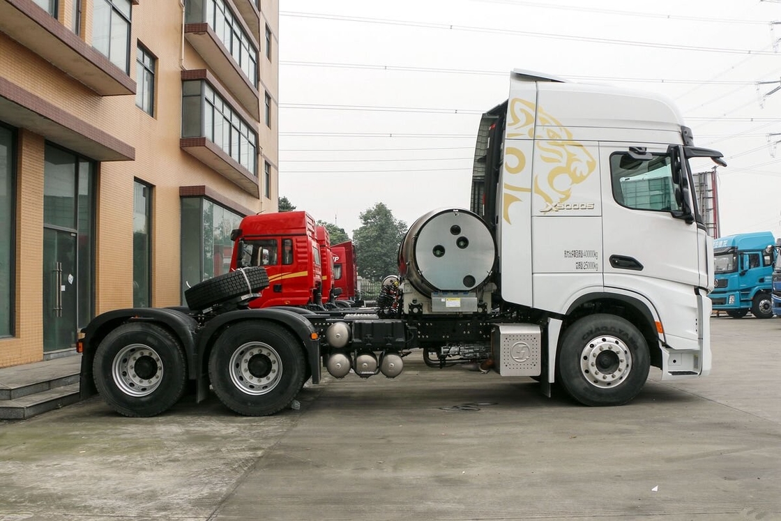 Caminhão Trator Usado à Venda Shacman X5000S 6*4 Modo de Tração Motor de Alta Eficiência de 560hp Cavalo Mecânico GNL