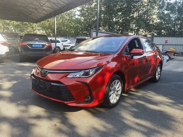 Acessível Toyota Usada Eficiente em Combustível E Confiável Limousine Compacto Confiável 2o Corolla Vermelho