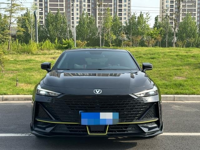 Carro usado Changan Uni-V 2022 1.5t para venda e compacto Sedan Carro a gasolina com versão de direção inteligente
