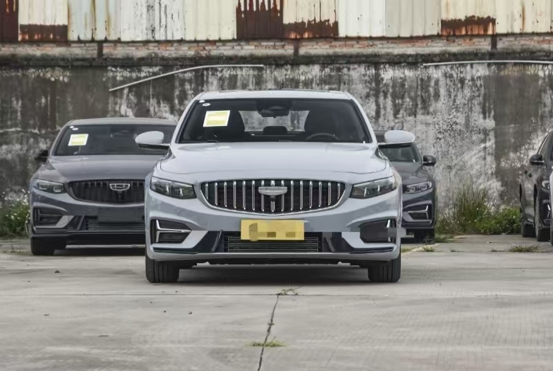 Novo SUV Geely 2025 Ano Tração 2WD Gasolina Carro Durável e Potente Carro Ideal Com Cor Personalizada