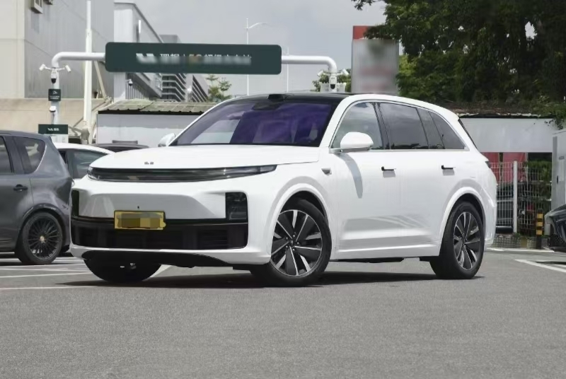 Novo Li Auto SUV 2025 Ano 4WD Carro de alcance estendido Durável Poderoso Carro ideal com cor personalizada