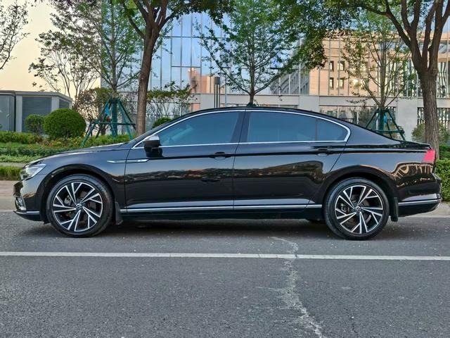 Preço acessível Usado 2021 Magotan 330TSI DSG 30th Anniversary Edition para uso familiar