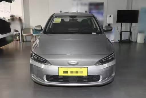 Veículo usado chinês Geely Para exportação Ideal 2024 ano transporte pessoal baixa quilometragem elétrico