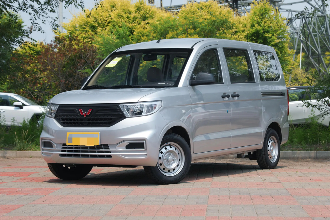 Preço acessível Nova Wuling Hongguang V minivan 2022 1.2L 76 hp L4 gasolina 2WD Euro 6 Para exportação para uso familiar