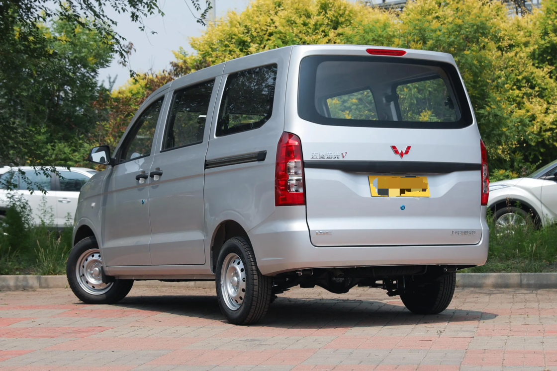 Preço acessível Nova Wuling Hongguang V minivan 2022 1.2L 76 hp L4 gasolina 2WD Euro 6 Para exportação para uso familiar