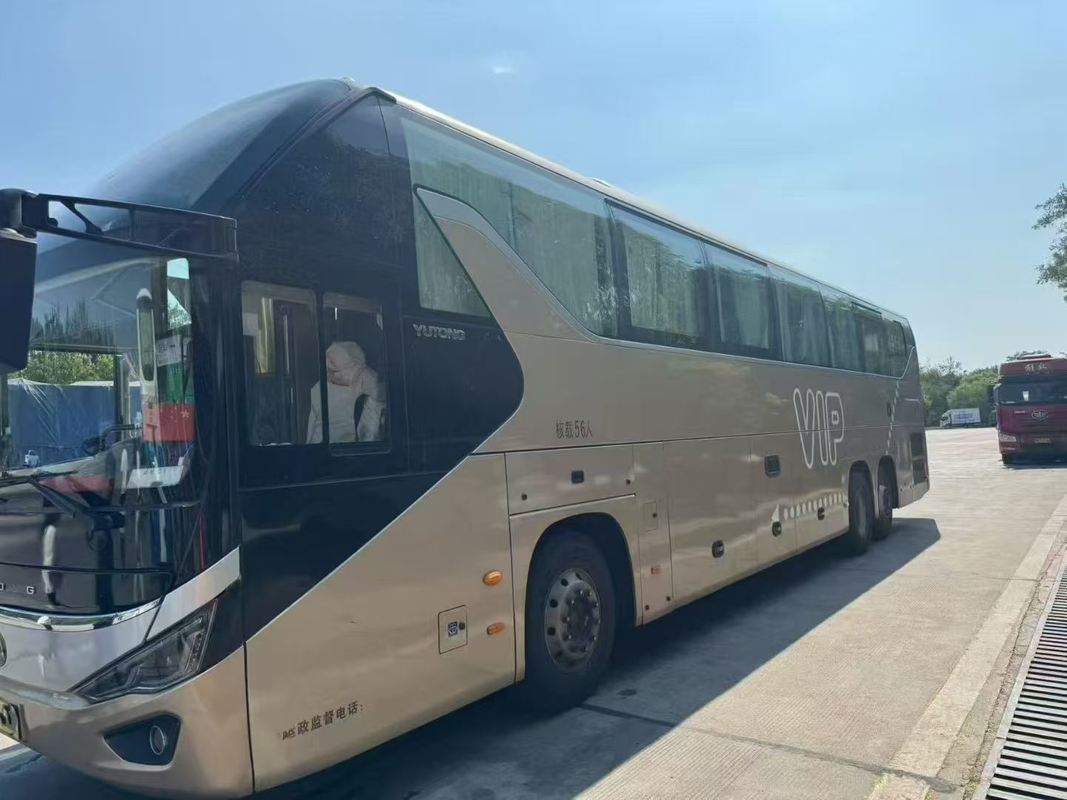 Ônibus de passageiros usado Yutong ZK6137 / Ônibus de luxo com 56 lugares, duas portas e direção à esquerda