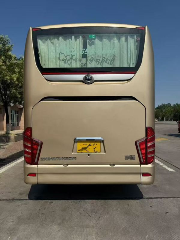 Ônibus de passageiros usado Yutong ZK6137 / Ônibus de luxo com 56 lugares, duas portas e direção à esquerda