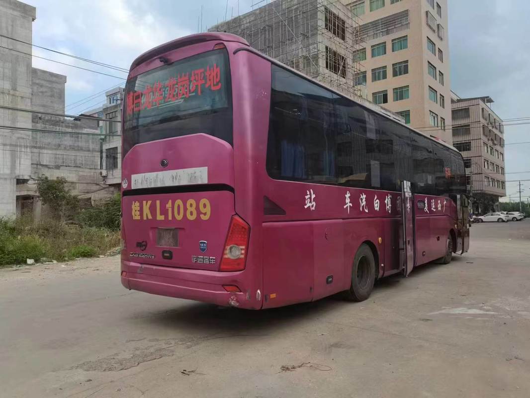 Ônibus de dois andares Yutong ZK6122, ônibus de passageiros usado / Ônibus de luxo de dois andares de 49 lugares com porta dupla e direção à esquerda