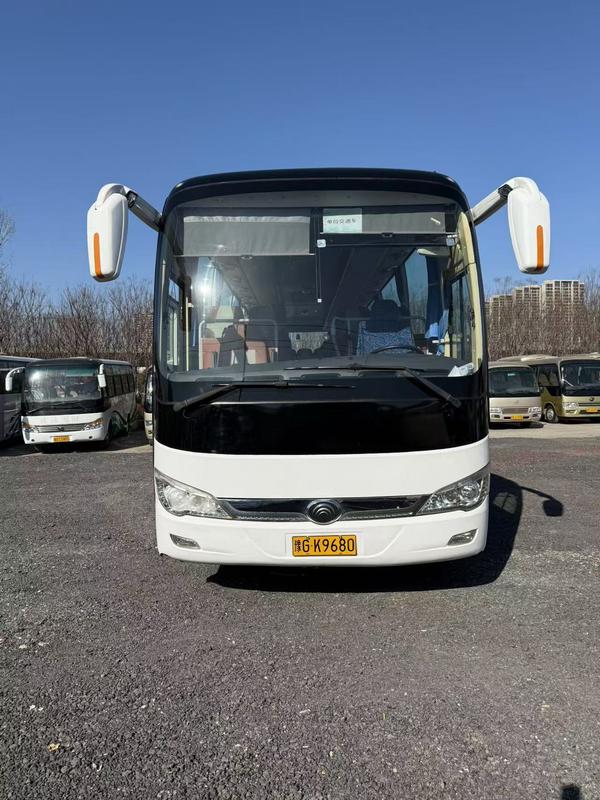 Ônibus de passageiros usado Yutong ZK6119 2022, 51 lugares, uma porta, direção à esquerda, ônibus de luxo