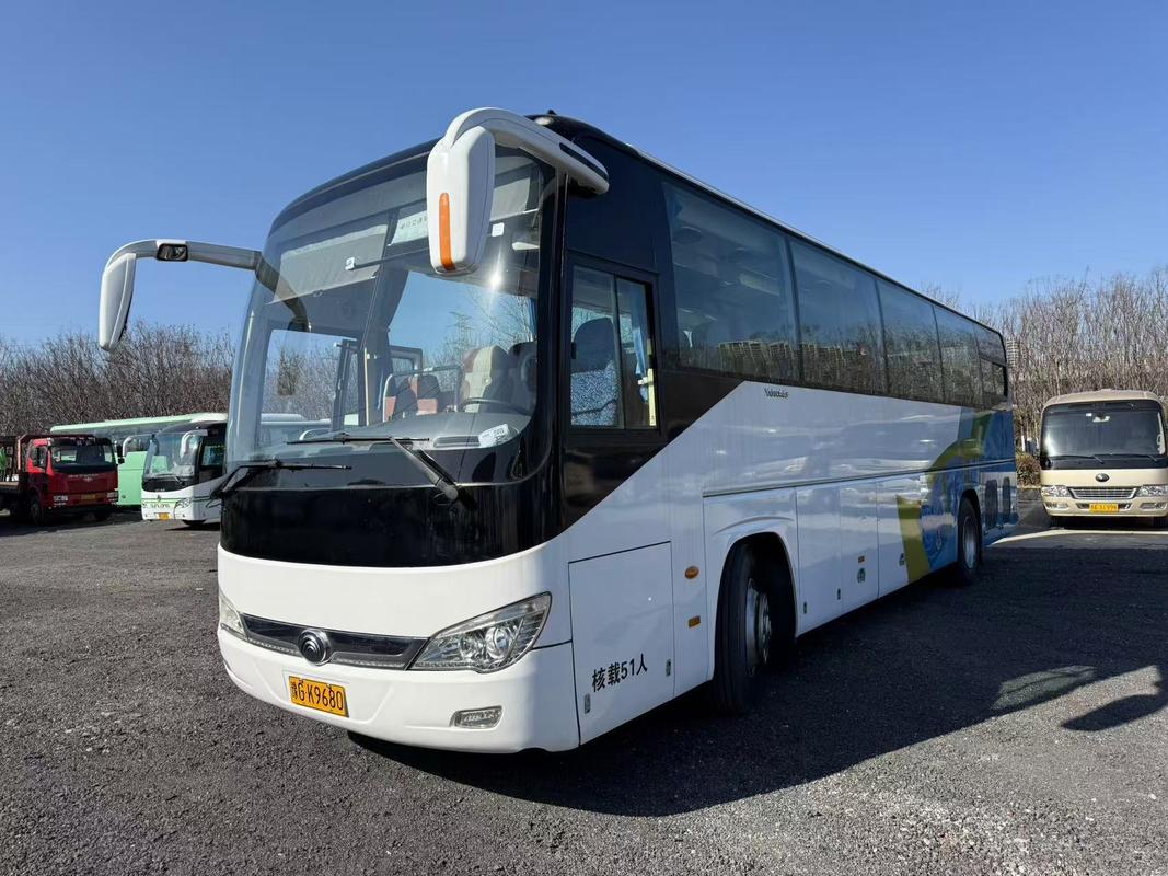 Ônibus de passageiros usado Yutong ZK6119 2022, 51 lugares, uma porta, direção à esquerda, ônibus de luxo