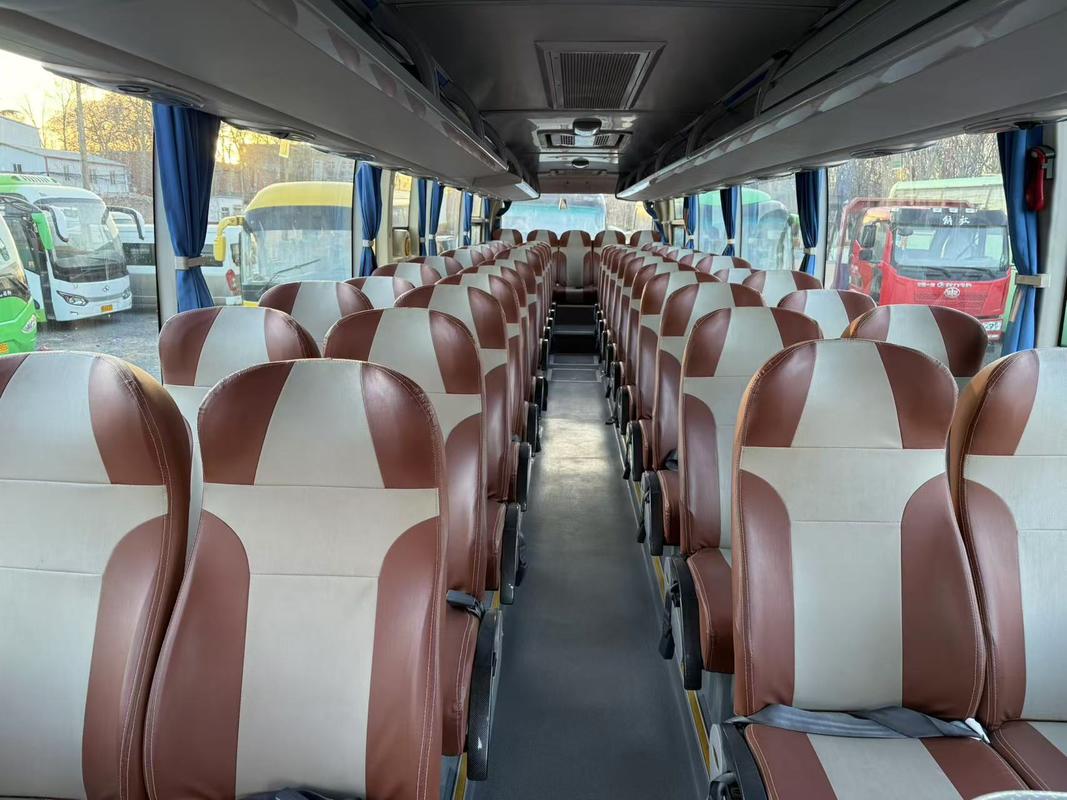 Ônibus de passageiros usado Yutong ZK6119 2022, 51 lugares, uma porta, direção à esquerda, ônibus de luxo