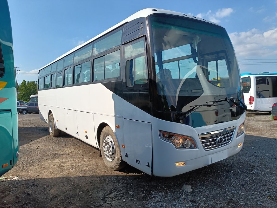 ZK6102D Yutong Used Passenger Bus 2020 57 lugares 2+3 Layout One Door Right-Hand Drive Ônibus de luxo