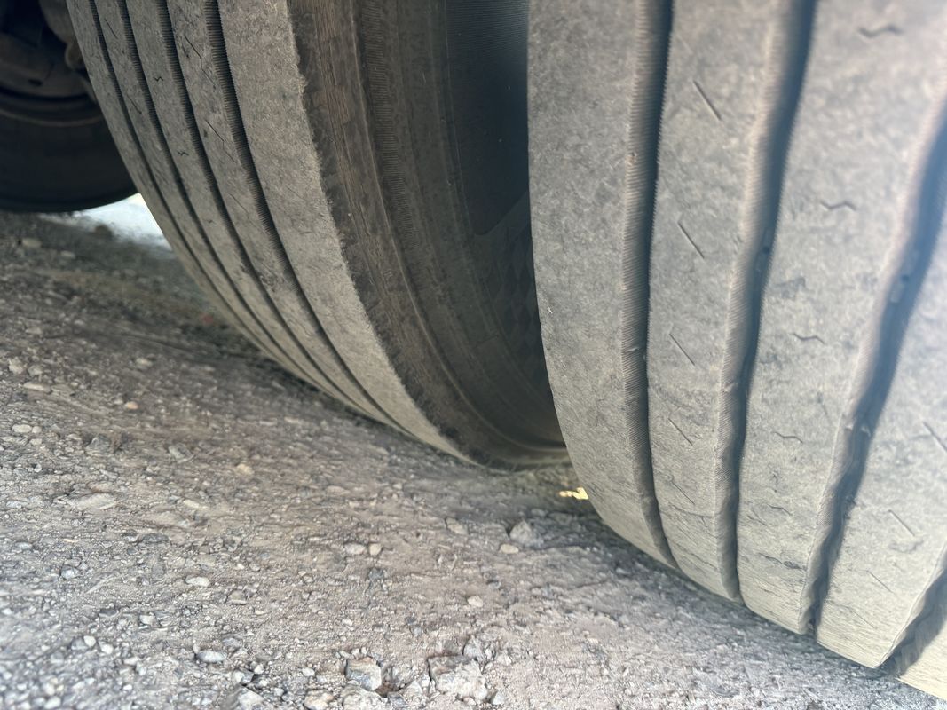 Ônibus de passageiros usado Yutong ZK6110 2020, 56 lugares, configuração 2+3, duas portas, direção à esquerda, ônibus de luxo