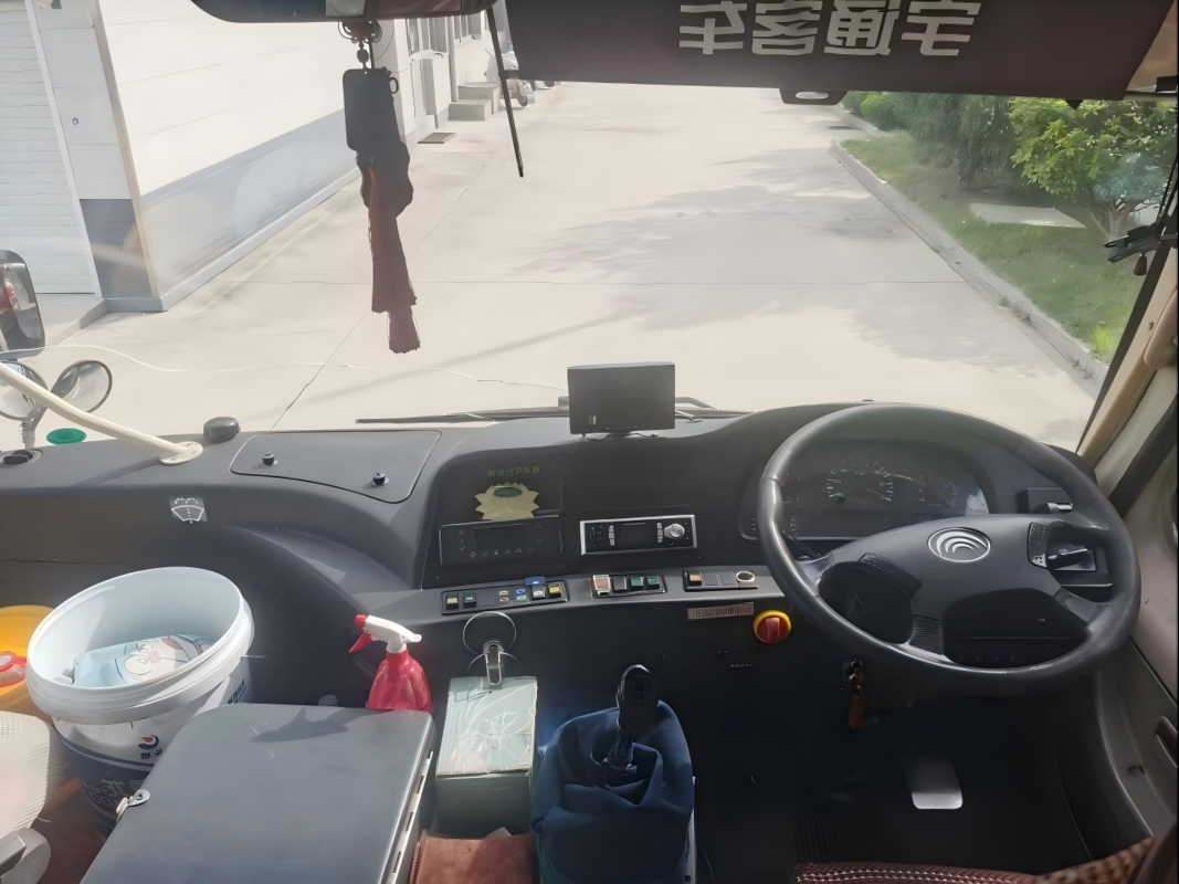 29 Seats 2020 Year Used Yutong Bus ZK6729D Diesel Engine RHD LHD Driver Steering Luxury Bus