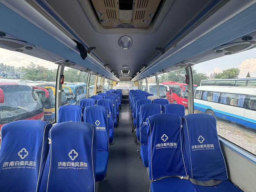 Second Hand Yutong Bus 50 Seater Luxury Tour Commuter Airport School Church Bus RHD/LHD