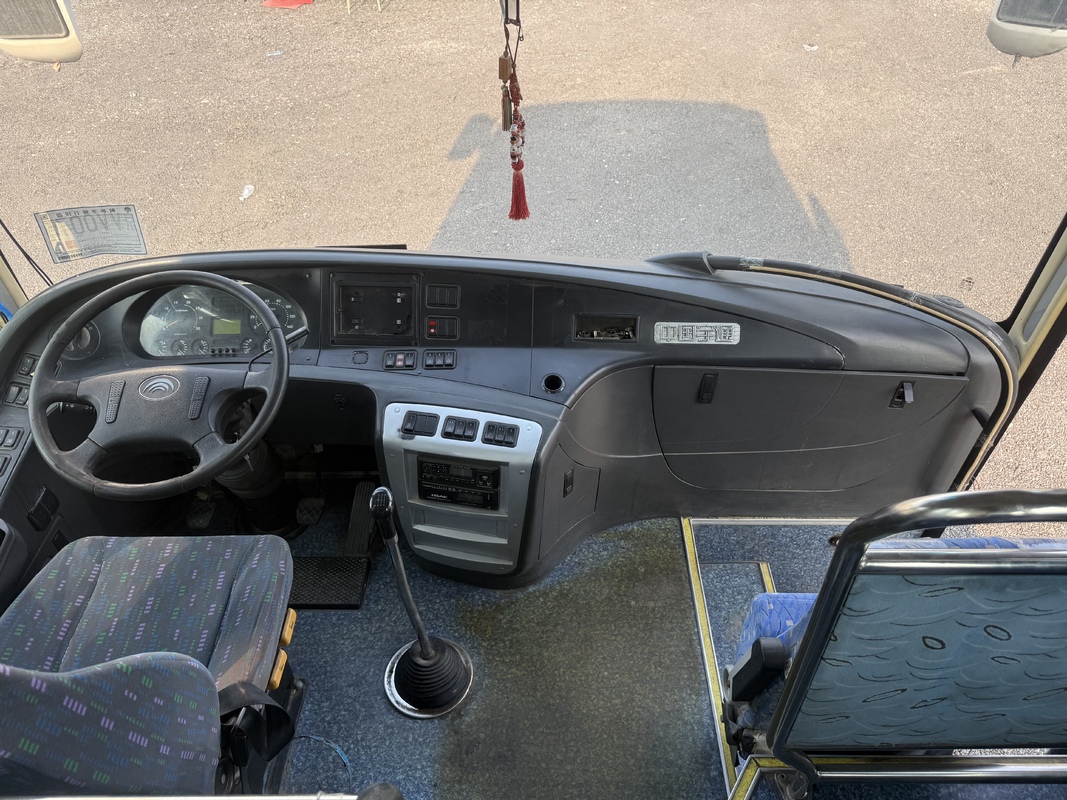 Second Hand 12m Yutong Coach Bus 55 Seater Weichai Tour Diesel Airport Church Cummuter School Interurban Intercity Buses