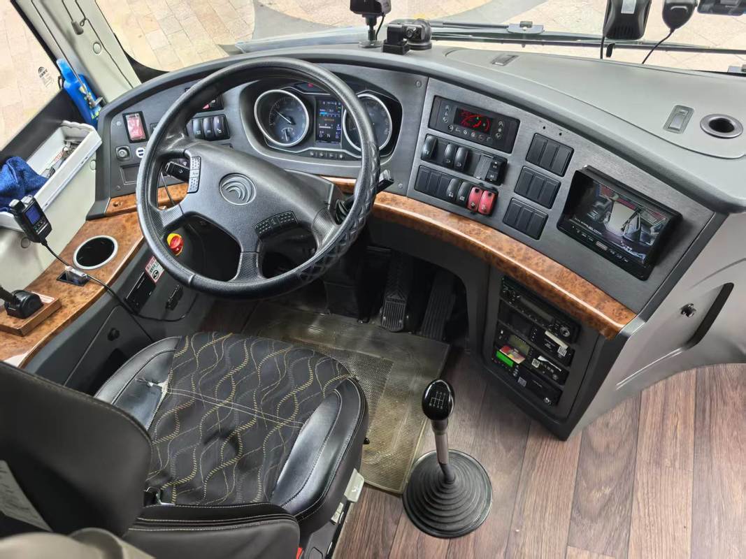 Ônibus Yutong Coach Diesel Usado 12m 50 Lugares Weichai Tour Aeroporto Igreja Transporte Escolar Interurbano Ônibus Intermunicipais RHD/LHD