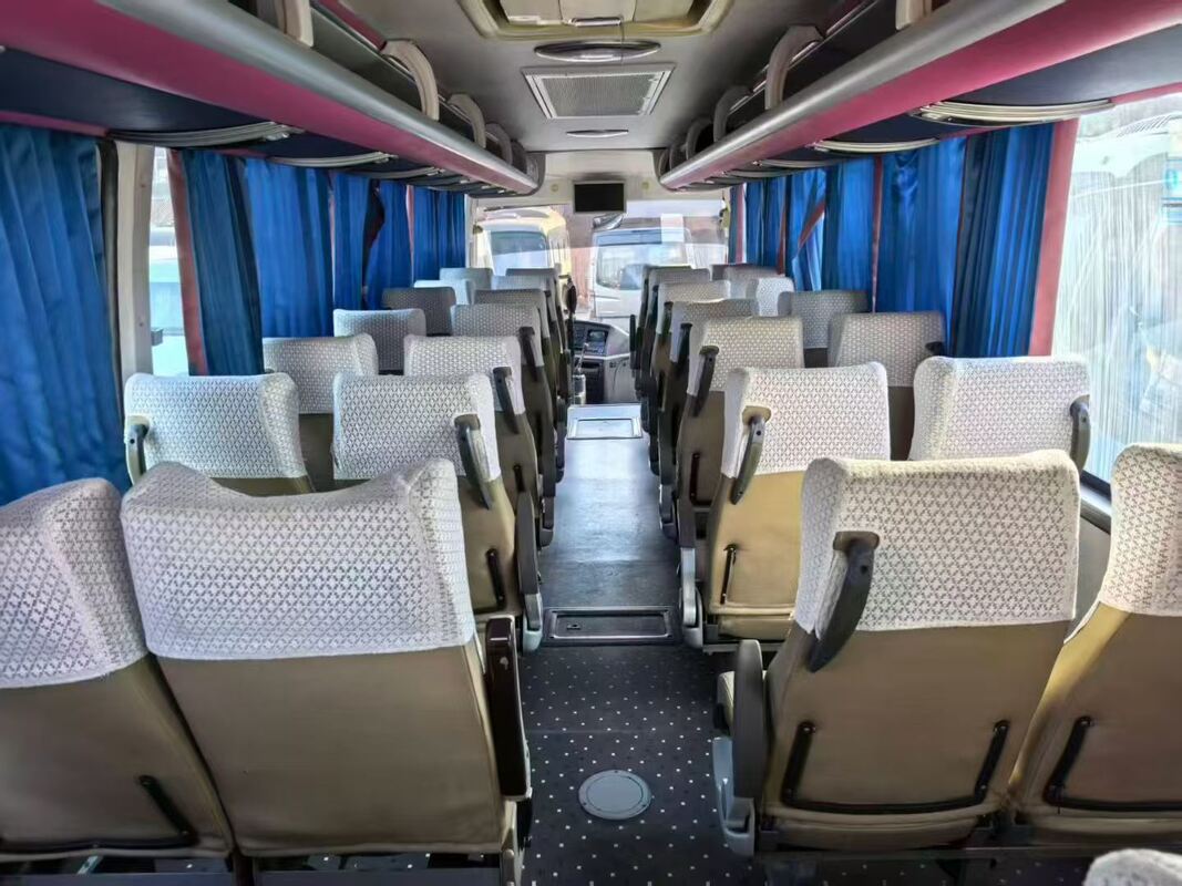 Autocarro Kinglong Usado 39 lugares Luxo Leafspring Suspensão Yuchai Engenharia Escola Tour Intercity Coach