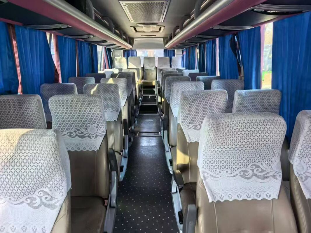 Autocarro Kinglong Usado 39 lugares Luxo Leafspring Suspensão Yuchai Engenharia Escola Tour Intercity Coach