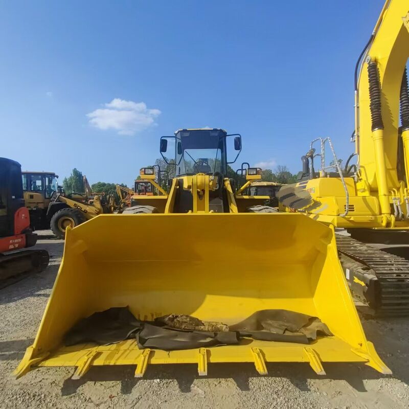 Chegada Nova Carregadeira Usada Marca Chinesa Capacidade da Caçamba 3m³ 5 toneladas em excelente estado Potência nominal 146kW 8.27 L para construção em Excelente Estado