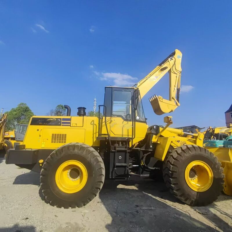 Chegada Nova Carregadeira Usada Marca Chinesa Capacidade da Caçamba 3m³ 5 toneladas em excelente estado Potência nominal 146kW 8.27 L para construção em Excelente Estado
