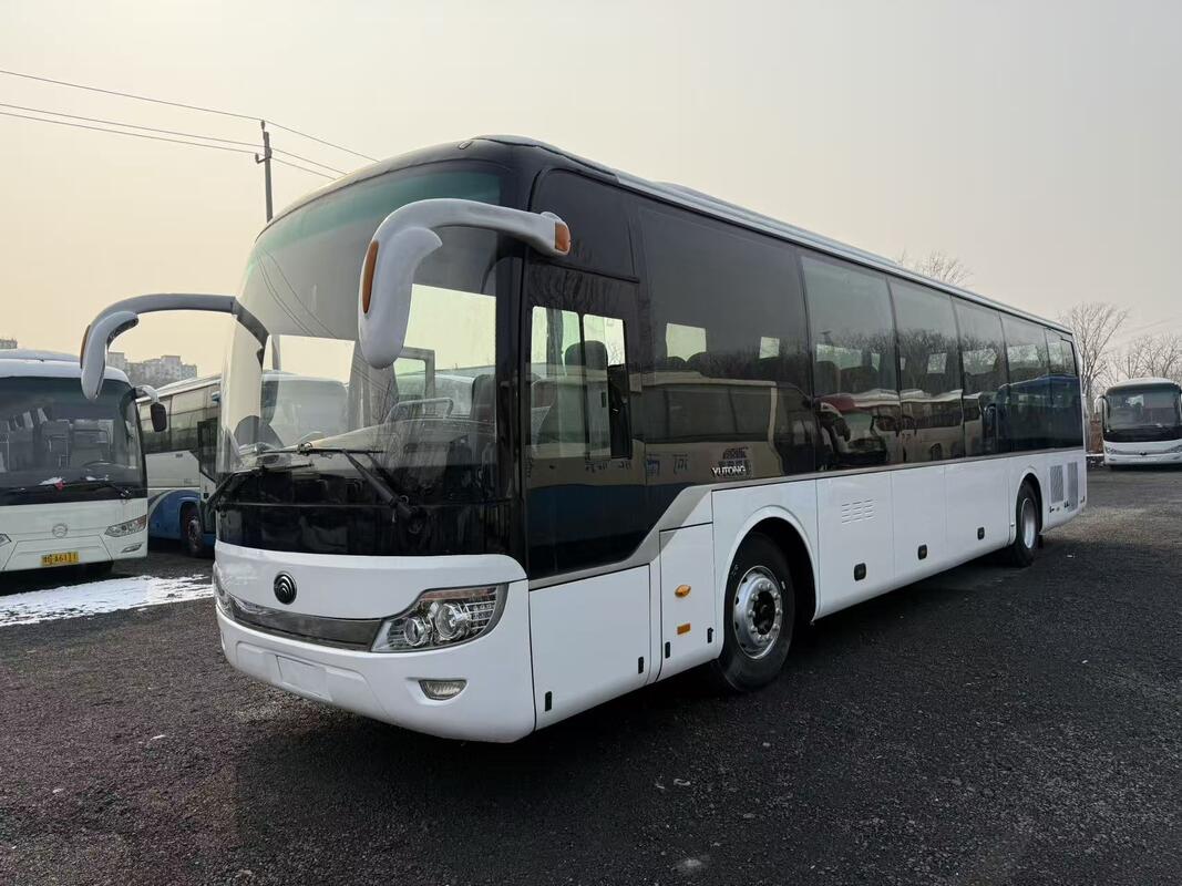 Autocarro usado Yutong Zk6121 Yuchai 330hp Leaf Spring 67 lugares Lux Transport com ar condicionado