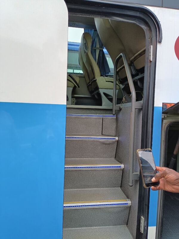 Ônibus de Treinador Usados King-long XMQ6129 Yuichai Euro5 Molas 54 Lugares Luxo 2021 Ano Transporte com Ar Condicionado para Transfer ou Longa Distância