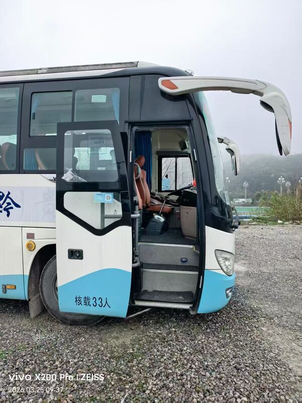 Autocarros usados Yu-tong ZK6888 Yuchai Euro5 Leaf Primavera 33 lugares 2020 Ano Lux Transportes com ar condicionado Para transporte ou longa distância