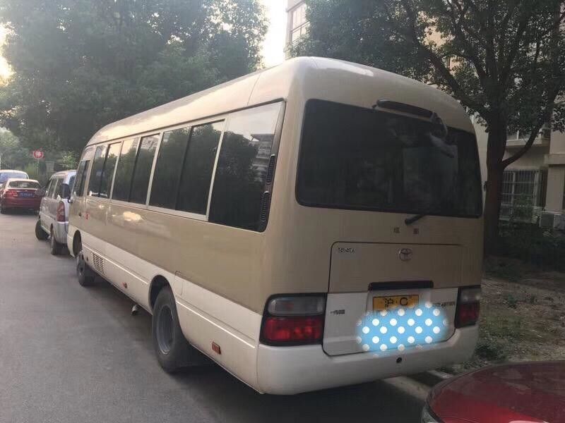 10-23 os assentos usaram a emissão do motor Euro3 da parte dianteira do ônibus da pousa-copos 108 quilowatts do poder máximo
