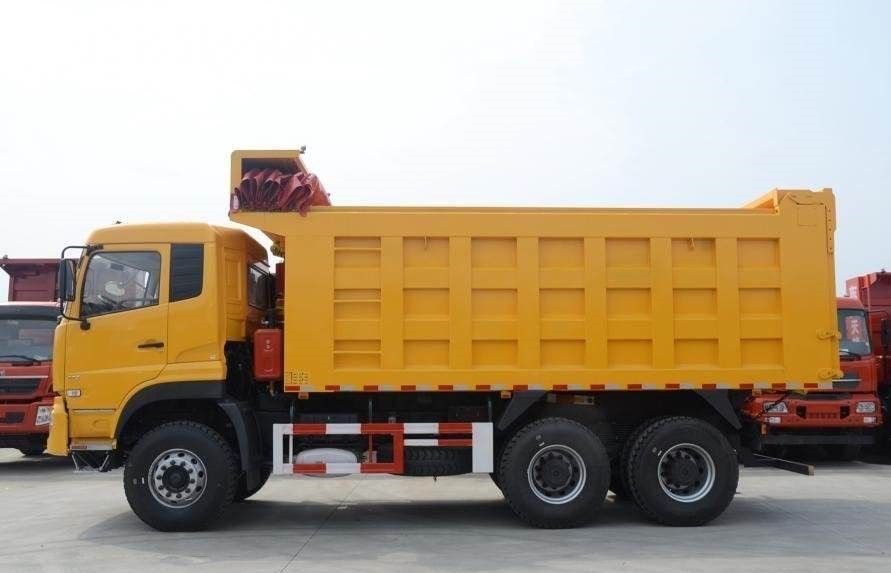 Caminhão basculante usado tipo de DONGFENG 85 km/h de velocidade máxima com o motor B210 33