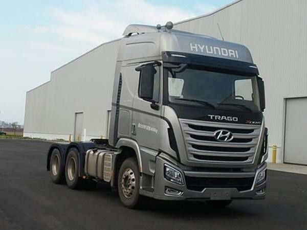 O modo da movimentação 6*4 usou o caminhão 440hp do trator com padrão de emissão do Euro V
