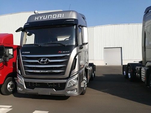 O modo da movimentação 6*4 usou o caminhão 440hp do trator com padrão de emissão do Euro V