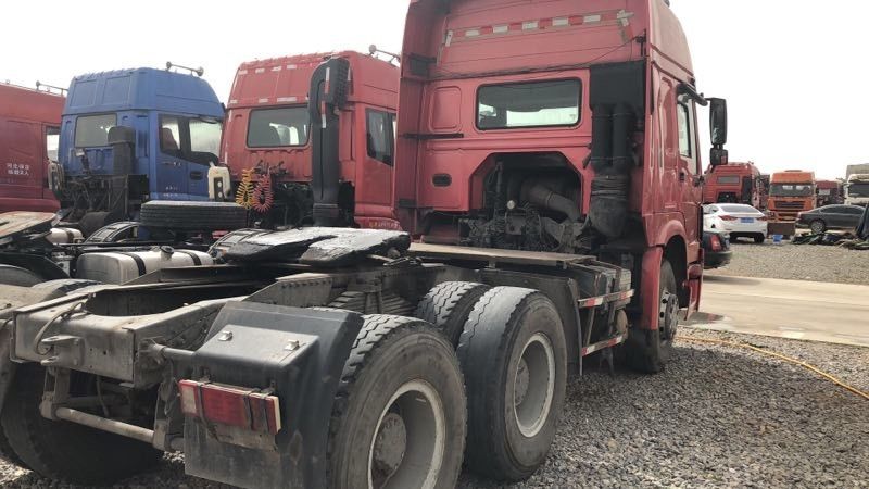 tipo usado modo de Sinotruck HOWO do caminhão do trator da movimentação 6x4 com 3 Seat